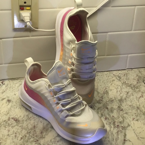 SOLD!! Nike Air Maxis 💛 size 7 💛 —NWT! - Picture 12 of 15